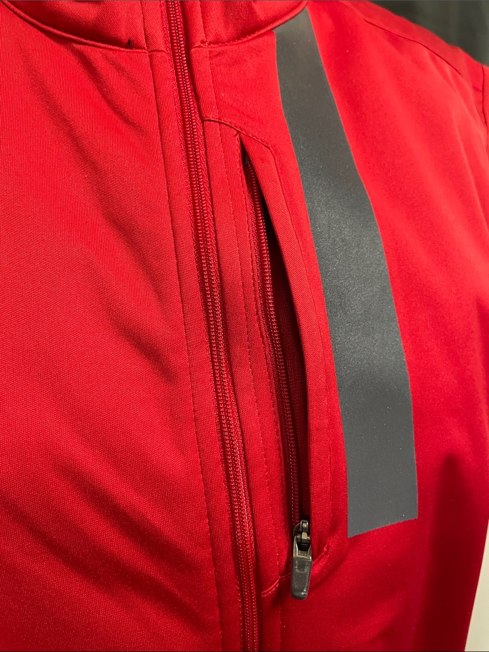 Women’s EUC VINTAGE OR PREVIOUS NIKE DRI-FIT Shield Running Vest Sz M - Picture 4 of 12